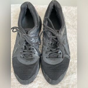 ASICS‎ tennis shoes